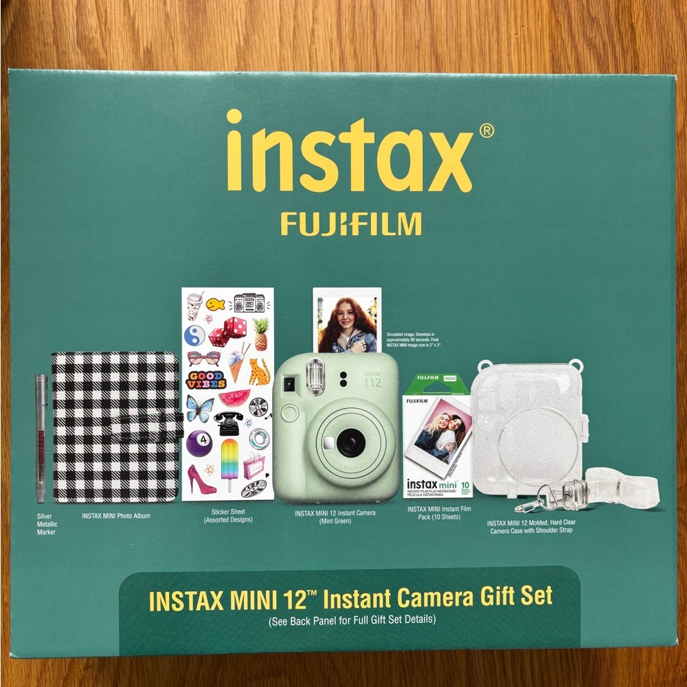 Fujifilm Instax Mini 12 Instant Camera Gift Set - Mint Green